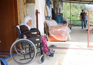 84 Yaşındaki Zeynep Ninenin Tekerlekli Sandalye Sevinci